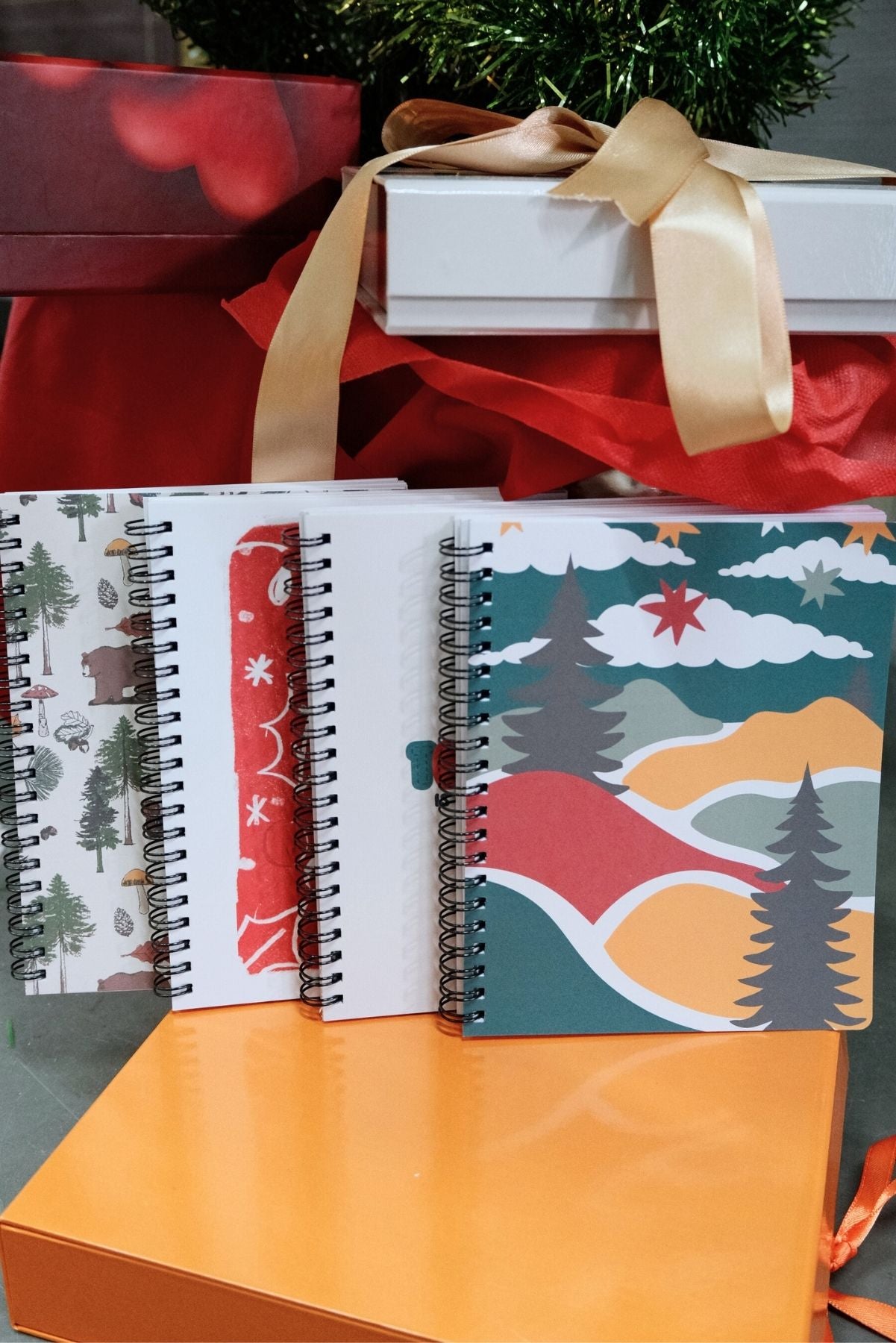 New Year Hediyelik 4lü Set Noktalı İnce Kapak a5 Notebook